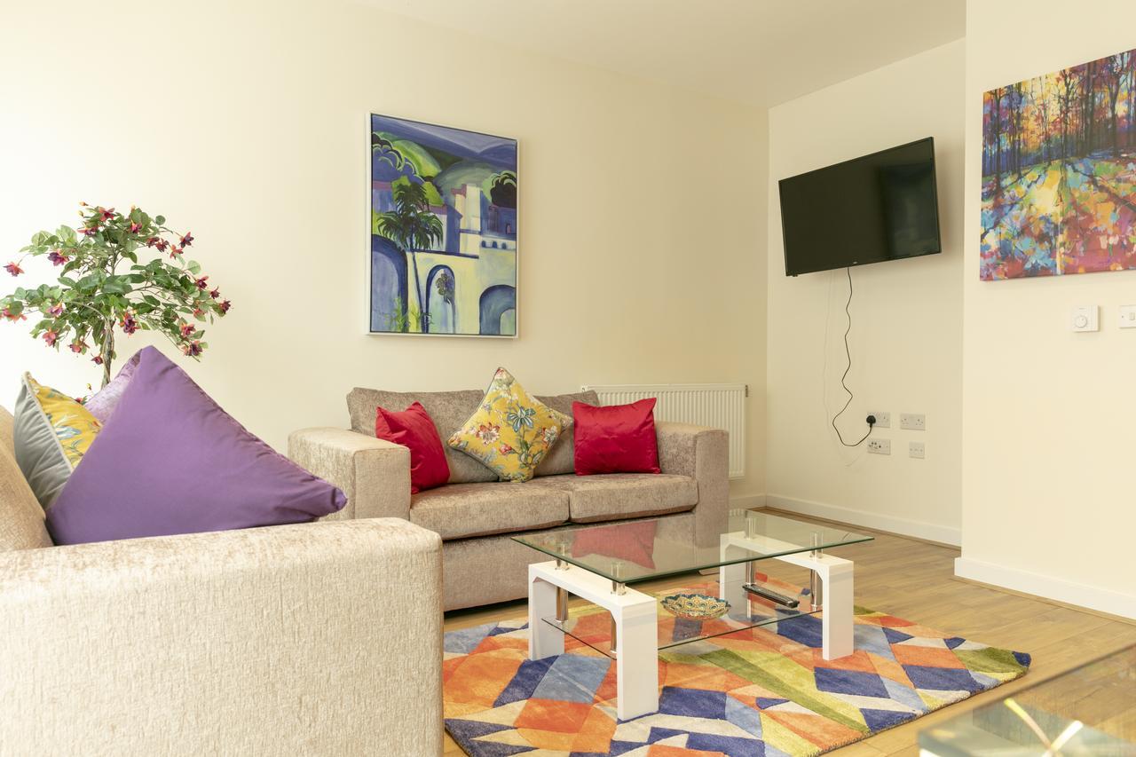קאמברידג' Modern & Exquisite Trumpington Townhouse With Parking & 5 Mins To Papworth Hospital מראה חיצוני תמונה