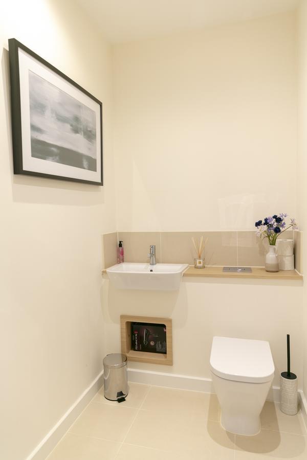 קאמברידג' Modern & Exquisite Trumpington Townhouse With Parking & 5 Mins To Papworth Hospital מראה חיצוני תמונה