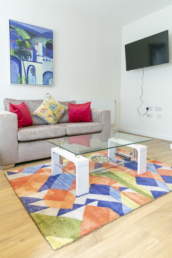 קאמברידג' Modern & Exquisite Trumpington Townhouse With Parking & 5 Mins To Papworth Hospital מראה חיצוני תמונה