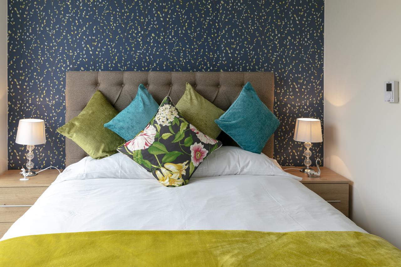קאמברידג' Modern & Exquisite Trumpington Townhouse With Parking & 5 Mins To Papworth Hospital מראה חיצוני תמונה