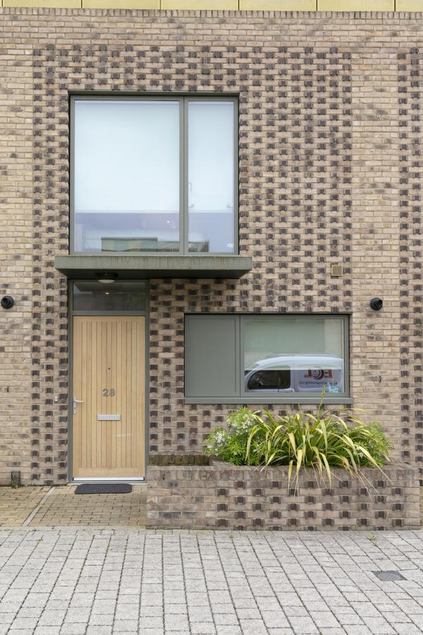 קאמברידג' Modern & Exquisite Trumpington Townhouse With Parking & 5 Mins To Papworth Hospital מראה חיצוני תמונה