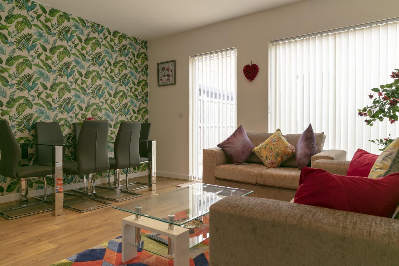 קאמברידג' Modern & Exquisite Trumpington Townhouse With Parking & 5 Mins To Papworth Hospital מראה חיצוני תמונה
