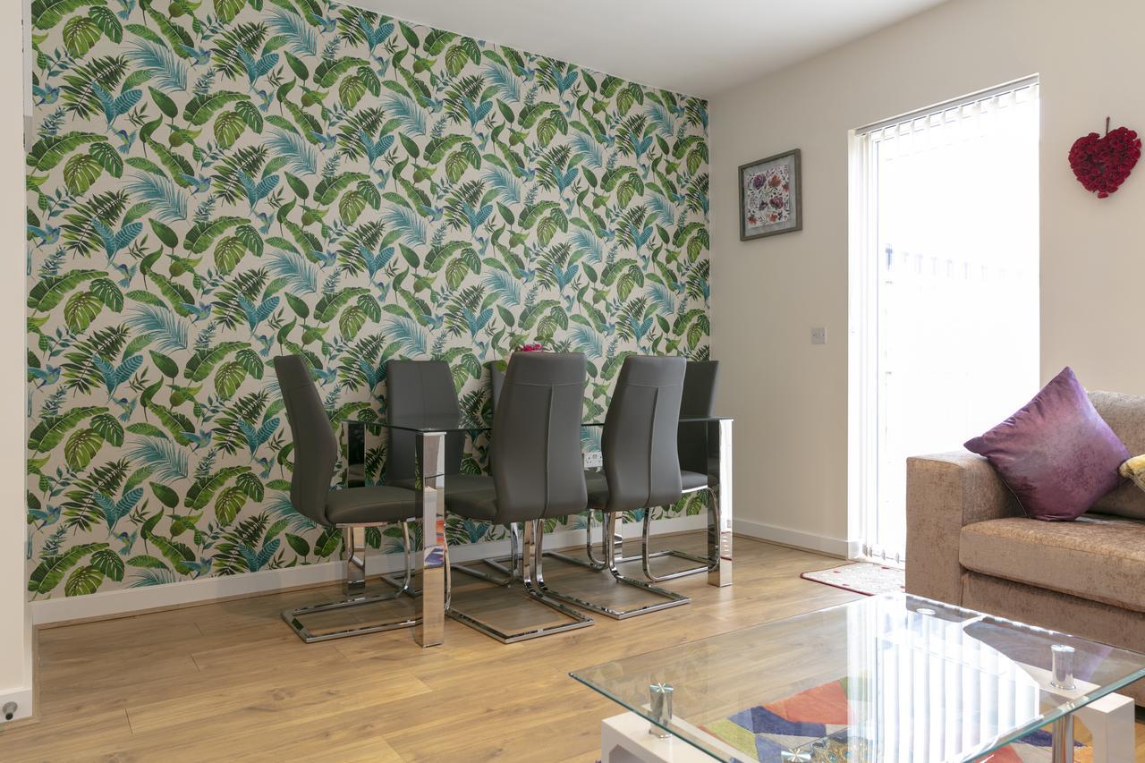 קאמברידג' Modern & Exquisite Trumpington Townhouse With Parking & 5 Mins To Papworth Hospital מראה חיצוני תמונה