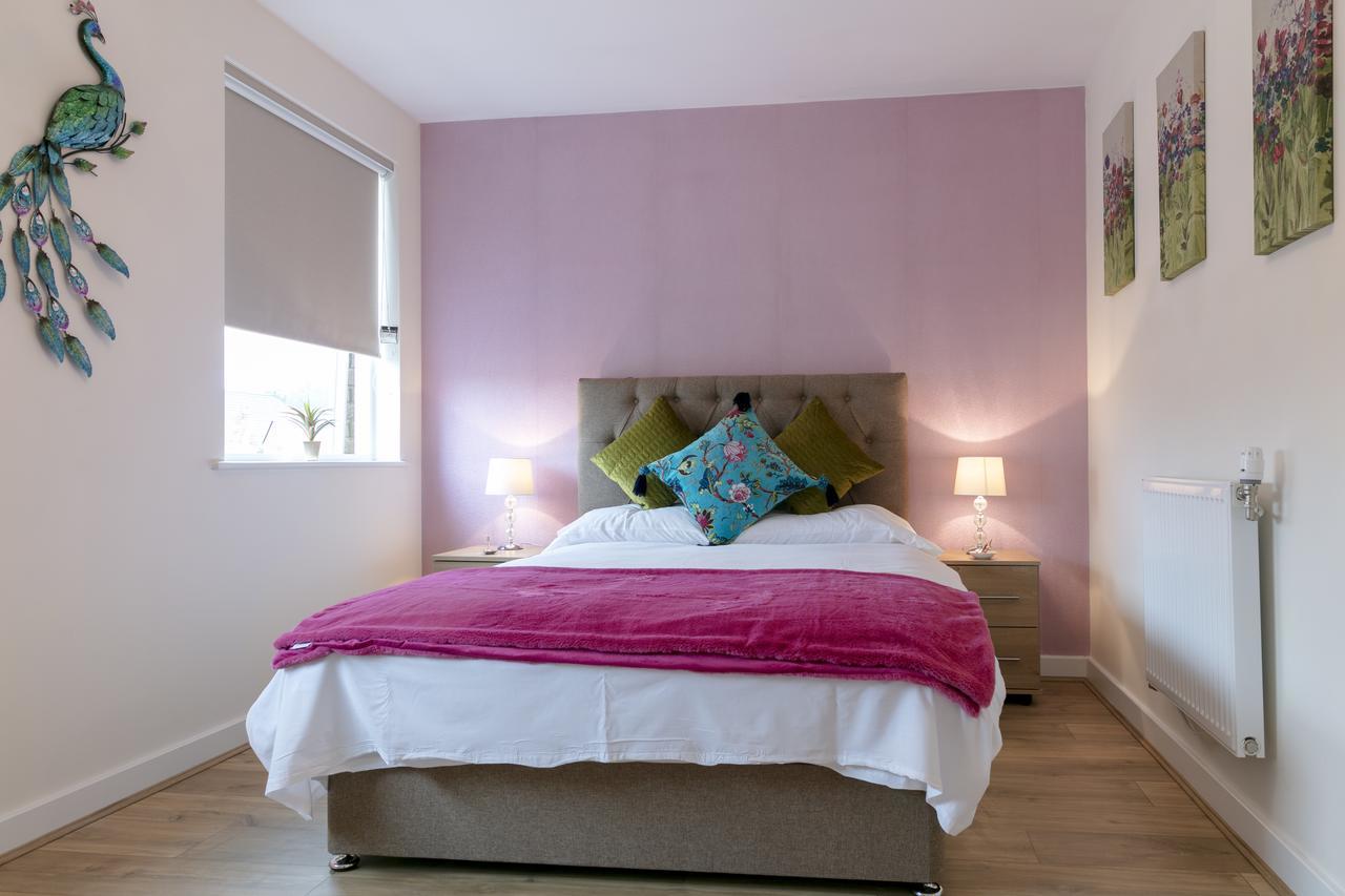 קאמברידג' Modern & Exquisite Trumpington Townhouse With Parking & 5 Mins To Papworth Hospital מראה חיצוני תמונה