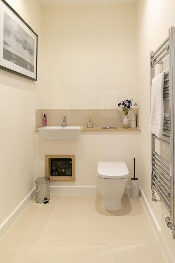 קאמברידג' Modern & Exquisite Trumpington Townhouse With Parking & 5 Mins To Papworth Hospital מראה חיצוני תמונה