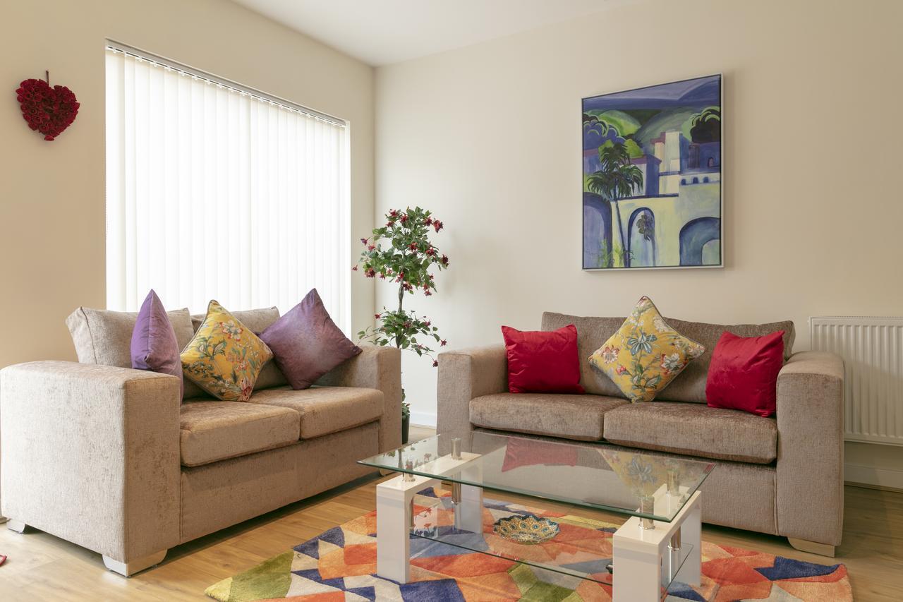 קאמברידג' Modern & Exquisite Trumpington Townhouse With Parking & 5 Mins To Papworth Hospital מראה חיצוני תמונה