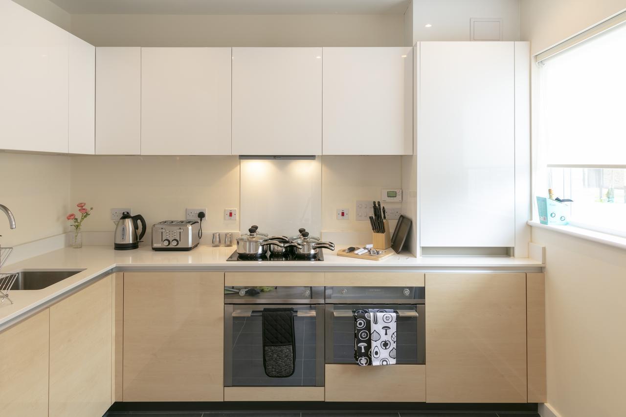 קאמברידג' Modern & Exquisite Trumpington Townhouse With Parking & 5 Mins To Papworth Hospital מראה חיצוני תמונה