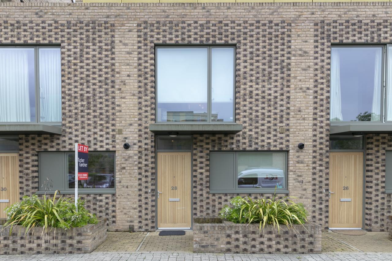 קאמברידג' Modern & Exquisite Trumpington Townhouse With Parking & 5 Mins To Papworth Hospital מראה חיצוני תמונה